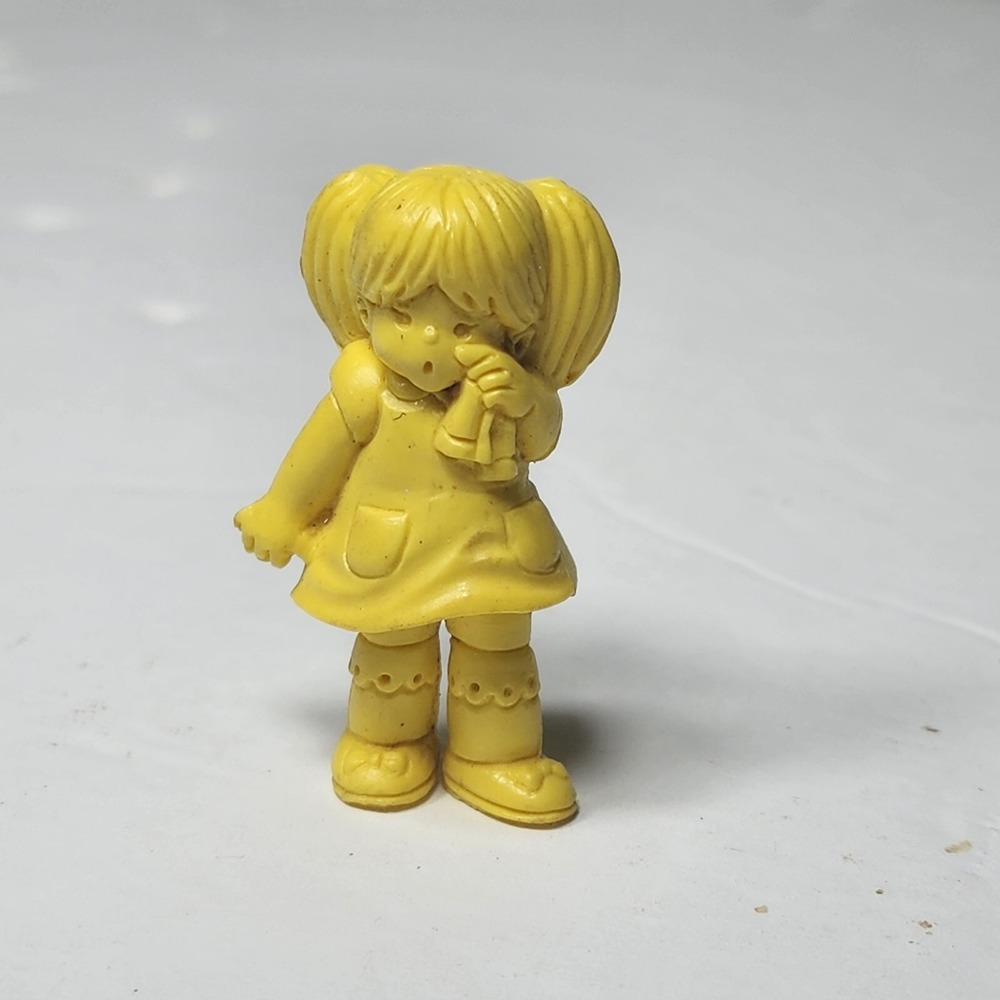 Vintage Yellow C.U.T.I.E. Crying Girl 1986 Made in Japan Figure 1.5 Mattel